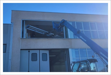efi Vutek GS5000R from Italy to Belgium in 12-2023